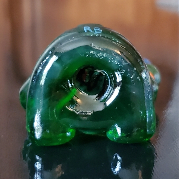 Vntg Boyd "Patrick the Bear" Handpainted Slag Dark Green Glass - Picture 2 of 4